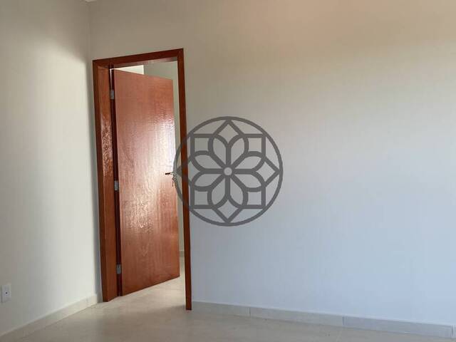 #990 - Apartamento para Venda em Pouso Alegre - MG