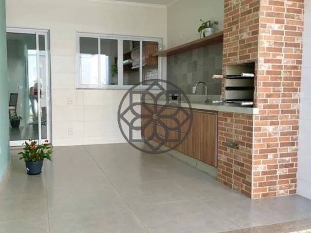 #988 - Casa para Venda em Pouso Alegre - MG