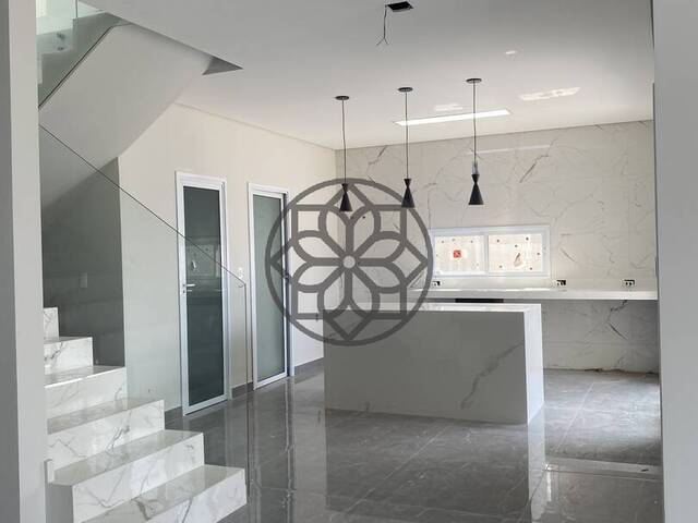 #998 - Casa para Venda em Pouso Alegre - MG