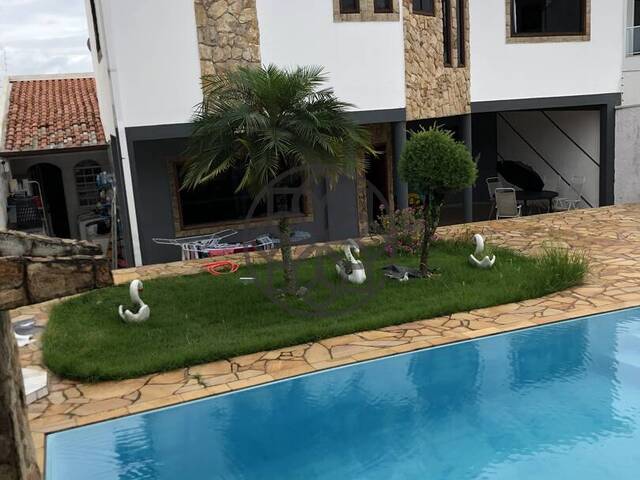 #1032 - Casa para Venda em Pouso Alegre - MG