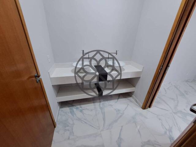 #1035 - Casa para Venda em Pouso Alegre - MG