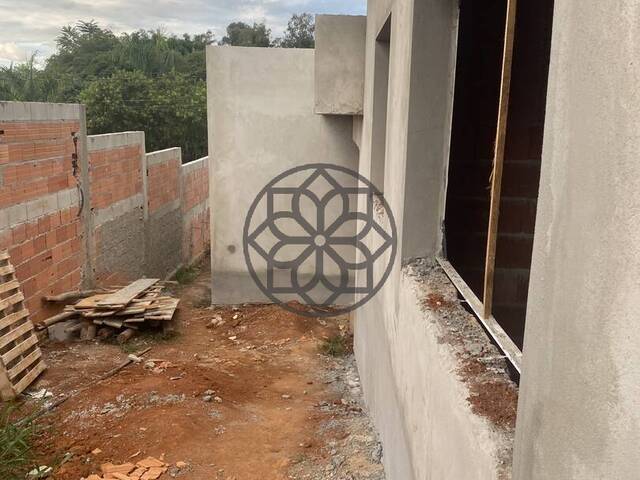 #1047 - Casa para Venda em Pouso Alegre - MG