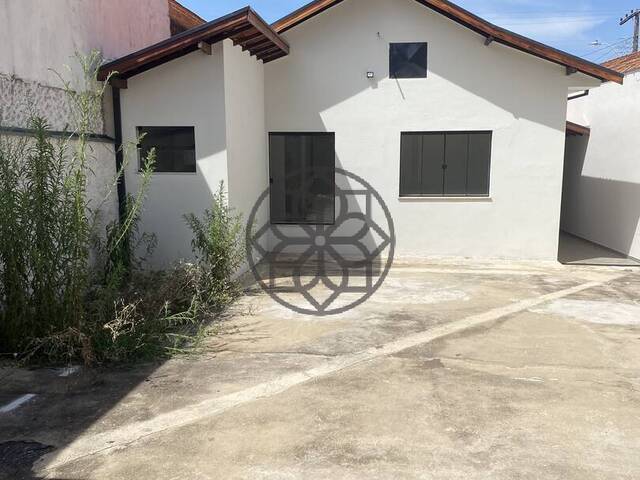 #1061 - Casa para Venda em Pouso Alegre - MG