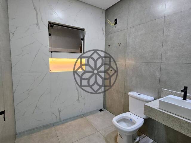 #1077 - Casa para Venda em Pouso Alegre - MG